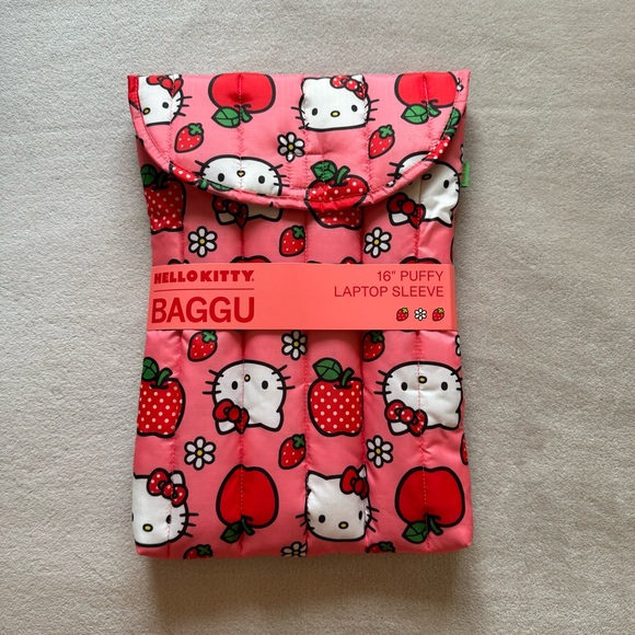 BAGGU Other - BAGGU Puffy Laptop Sleeve 16" - Hello Kitty Apple